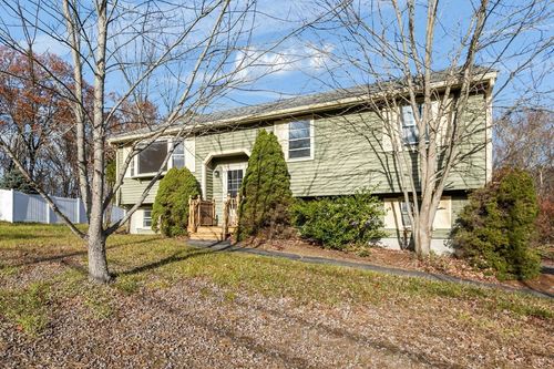 24 Reilly Ave, Blackstone, MA, 01504-1615 | Card Image