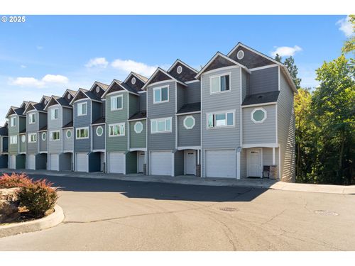 990 W 8th Pl, The Dalles, OR, 97058-1018 | Card Image