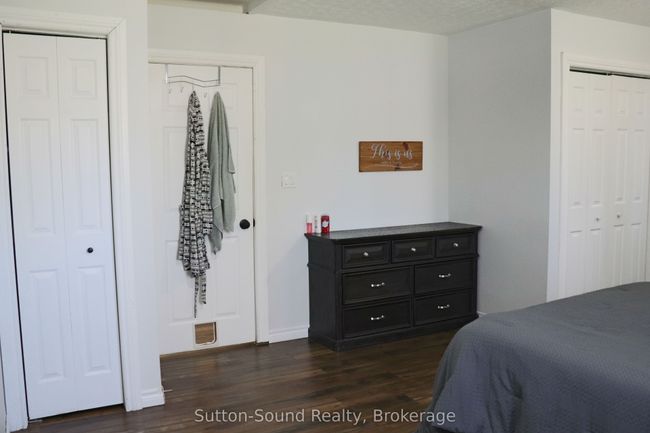 31 Yonge St S, House other with 4 bedrooms, 2 bathrooms and 4 parking in Tara ON | Image 26