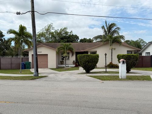 9300 Sw 164th St, Palmetto Bay, FL, 33157-3453 | Card Image