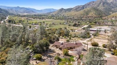 100 Tierra Del Rio Ln, House other with 3 bedrooms, 2 bathrooms and null parking in Kernville CA | Image 2