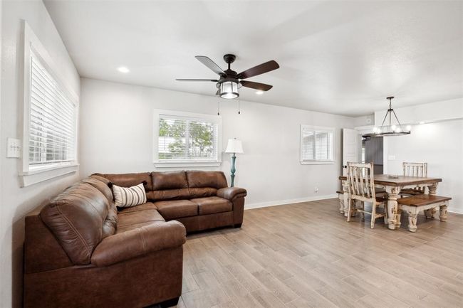 5530 Us Highway 90 A W, House other with 4 bedrooms, 2 bathrooms and 2 parking in Shiner TX | Image 14