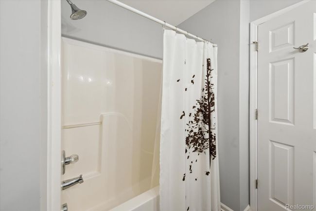 Primary Bathroom | Image 6