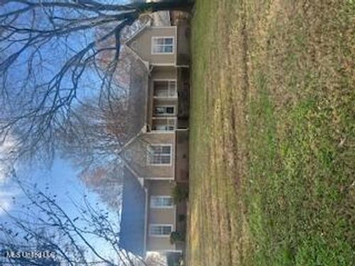 113 Pine Place, Batesville, MS, 38606 | Card Image