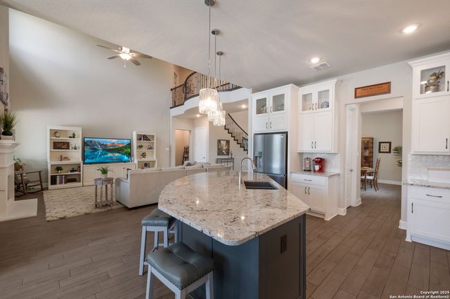 215 Madrone Trl, House other with 6 bedrooms, 6 bathrooms and null parking in Boerne TX | Image 19