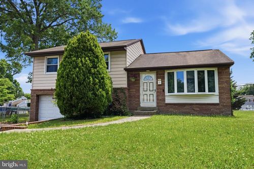 27 Revere St, FEASTERVILLE TREVOSE, PA, 19053-4321 | Card Image