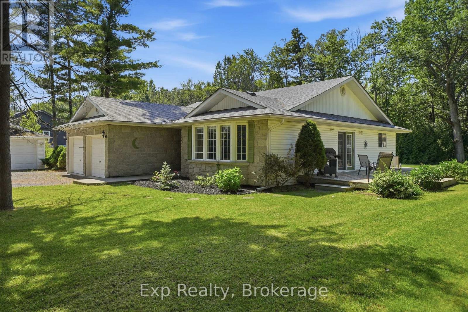Residential in Prince Edward County (Ameliasburg Ward)