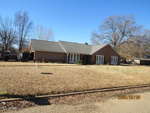 1903 Swayze St, Yazoo City, MS, 39194-2336 | Card Image