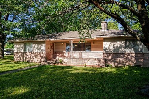 2302 Crawford Ave, Parsons, KS, 67357-2525 | Card Image