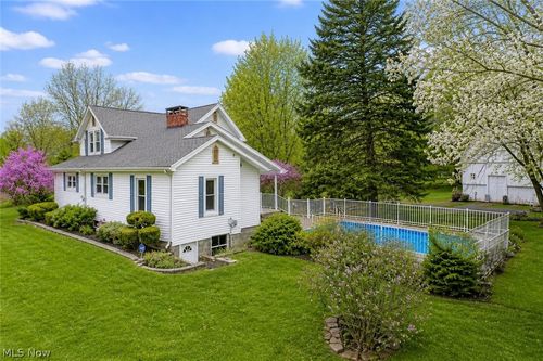 3572 Wilson Sharpsville Rd, Cortland, OH, 44410-9433 | Card Image