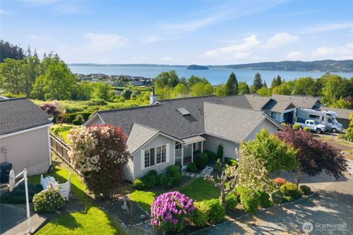 752 Sandstone Ln, Camano Island, WA, 98282-6664 | Card Image