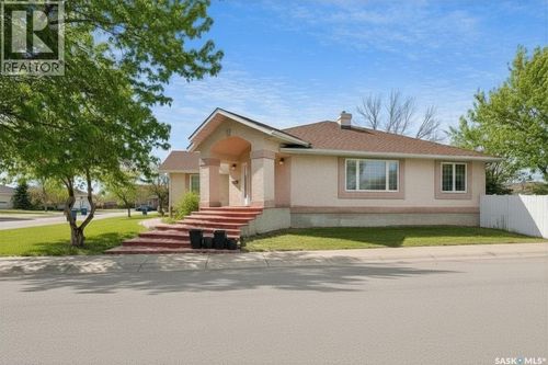 65 Jasmine Crt, Moose Jaw, SK, S6J1K2 | Card Image