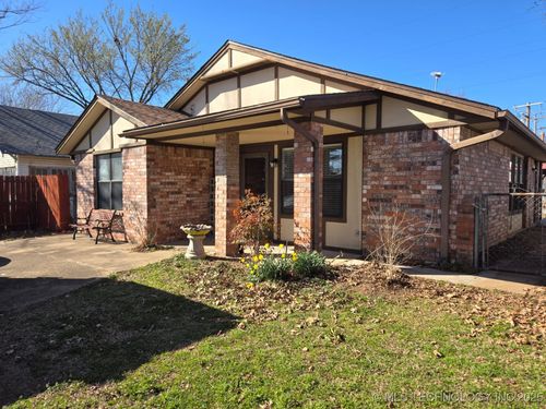 1235 E Jackson Avenue N, Sapulpa, OK, 74066 | Card Image