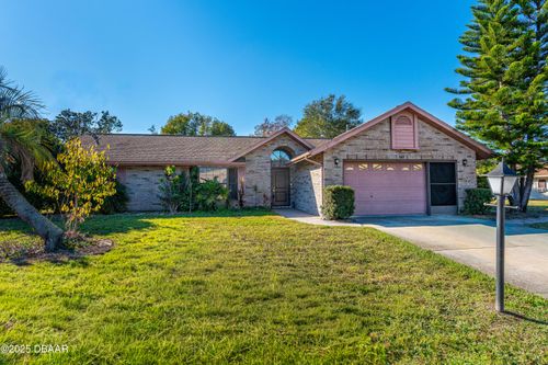 147 Village Ln, Daytona Beach, FL, 32119-8640 | Card Image