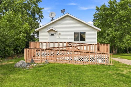 416 Central St W, Detroit Lakes, MN, 56501-2302 | Card Image