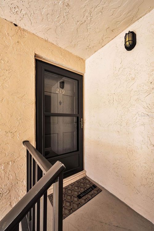 219-219 Elmwood Cir, SEMINOLE, FL, 33777-4845 | Card Image