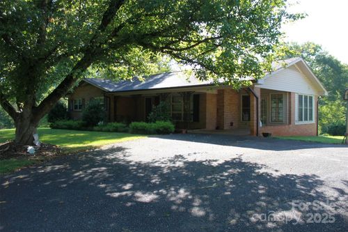 796 Hollis Rd, Ellenboro, NC, 28040-7761 | Card Image