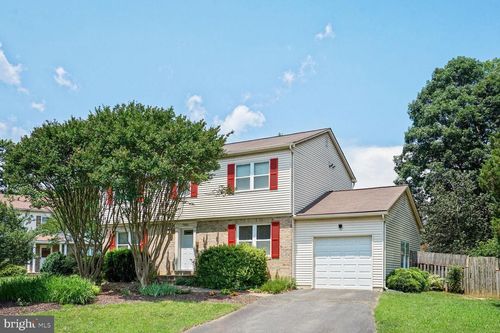 7966 Arden Ct, Dunn Loring, VA, 22027-1002 | Card Image