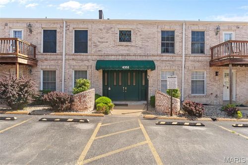 a-4351 Chateau De Ville Dr, Saint Louis, MO, 63129-1826 | Card Image