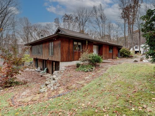 241 Wormwood Hill Rd, Mansfield Center, CT, 06250-1033 | Card Image