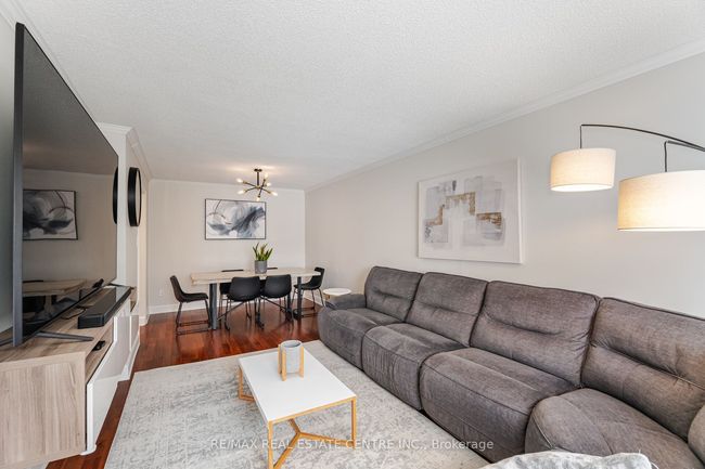 55 Mallard Cres, House attached with 4 bedrooms, 2 bathrooms and 3 parking in Brampton ON | Image 35