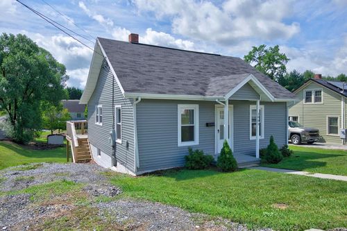 1005 W North St, Wytheville, VA, 24382-2150 | Card Image