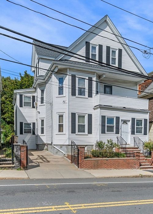 114 Cedar St, Somerville, MA, 02144-2651 | Card Image