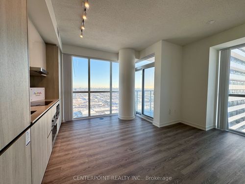 4209-8 Interchange Way, Concord, ON, L4K0R2 | Card Image