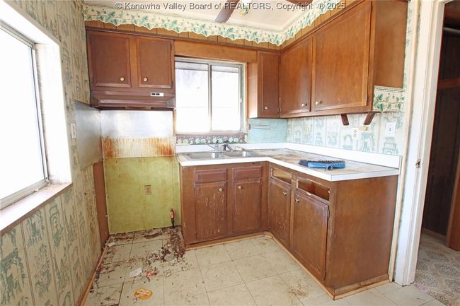 2207 W Virginia Ave, Home with 0 bedrooms, 0 bathrooms and null parking in Dunbar WV | Image 28