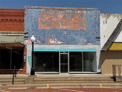 115 E Mclain St, Seymour, TX, 76380-2534 | Card Image