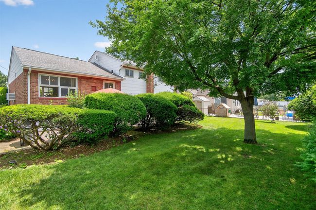 View of grassy yard | Image 15