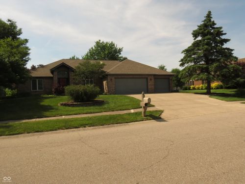 1136 N Manchester Drive, Greenfield, IN, 46140 | Card Image