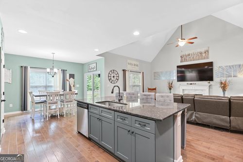 9 Couch Ct, Senoia, GA, 30276-3492 | Card Image