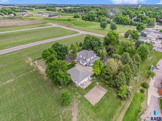 102 S Walnut Ave, House other with 4 bedrooms, 4 bathrooms and null parking in Luverne MN | Image 53