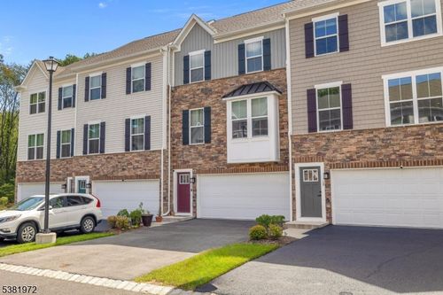 20 Peckwell St, Budd Lake, NJ, 07828-1455 | Card Image