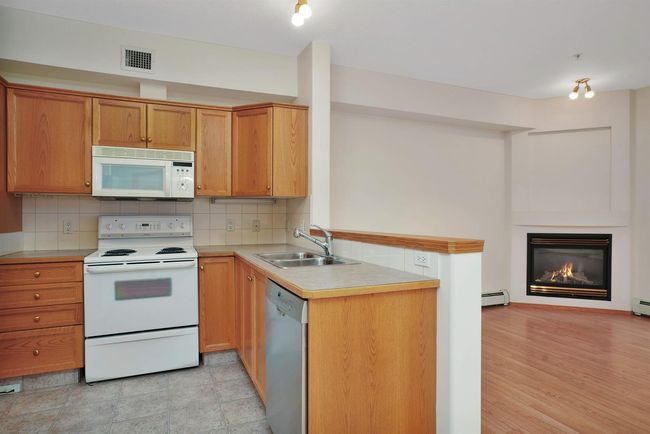 212 - 5300 48 St, Condo with 1 bedrooms, 2 bathrooms and 1 parking in Red Deer AB | Image 8