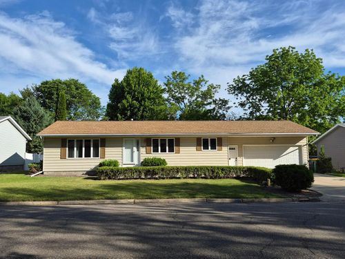 302 Sunrise Ln, Marshall, MN, 56258-2026 | Card Image