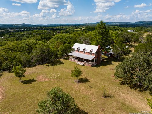 667 Medina Bend Rd, Medina, TX, 78055 | Card Image