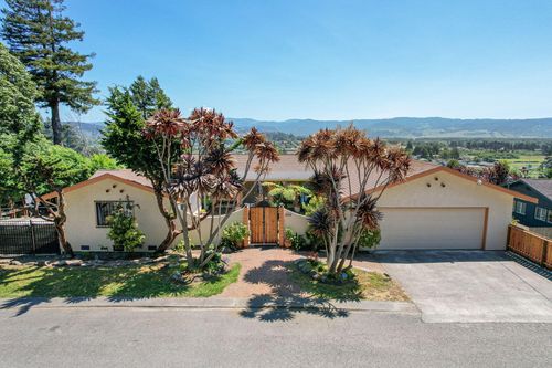 1975 Scenic Dr, Fortuna, CA, 95540-2216 | Card Image