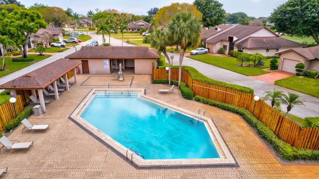6700 Versailles Ct, Condo with 3 bedrooms, 3 bathrooms and null parking in Lake Worth FL | Image 70