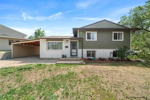 820 Cleveland Ave, Cheyenne, WY, 82001-6834 | Card Image