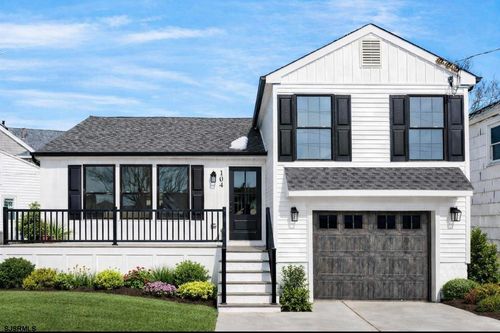 104 Crescent Rd, Ocean City, NJ, 08226-4402 | Card Image