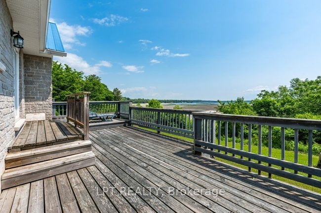 32 Chisamore Point Rd, House other with 3 bedrooms, 2 bathrooms and 10 parking in Gananoque ON | Image 36