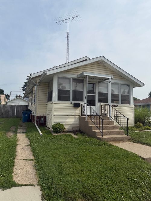 135 E Harrison St, Plymouth, IN, 46563-1511 | Card Image