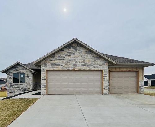 907 S Silverwood Ln, Nixa, MO, 65714-4263 | Card Image