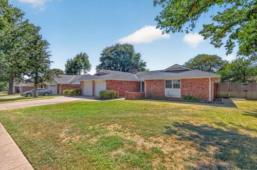 1913 Rolling Hills Dr, Bartlesville, OK, 74006-6800 | Card Image