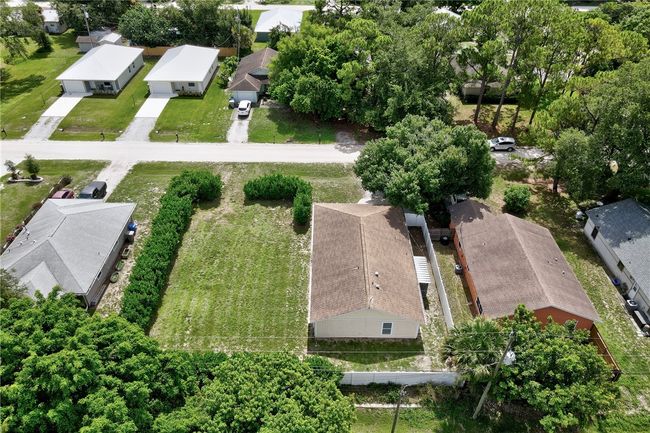 2225 86 Th Dr, House other with 2 bedrooms, 2 bathrooms and null parking in Vero Beach FL | Image 8