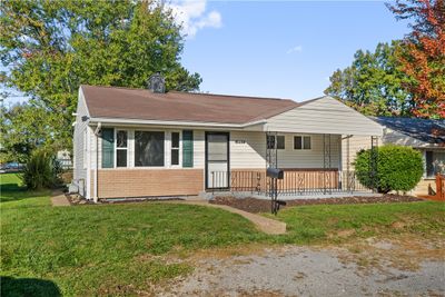 1805 16th Ave, House other with 2 bedrooms, 1 bathrooms and 2 parking in Beaver Falls PA | Image 1