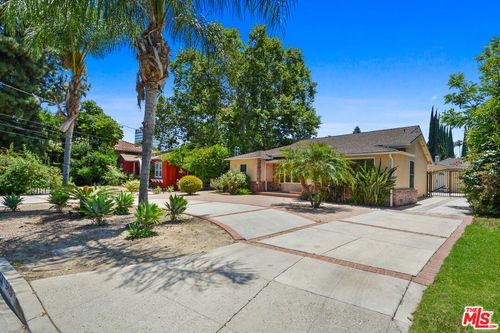 15424 Camarillo St, Sherman Oaks, CA, 91403 | Card Image