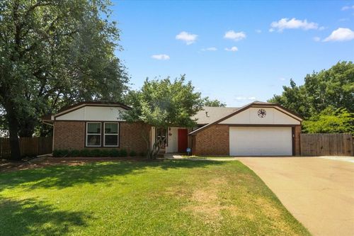 2206 Sexton Dr, Arlington, TX, 76015-3242 | Card Image